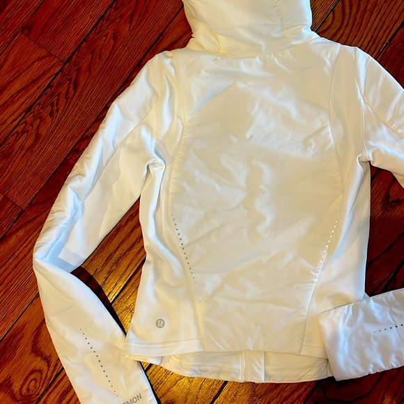 Lululemon White Apparel - Picture 5 of 5